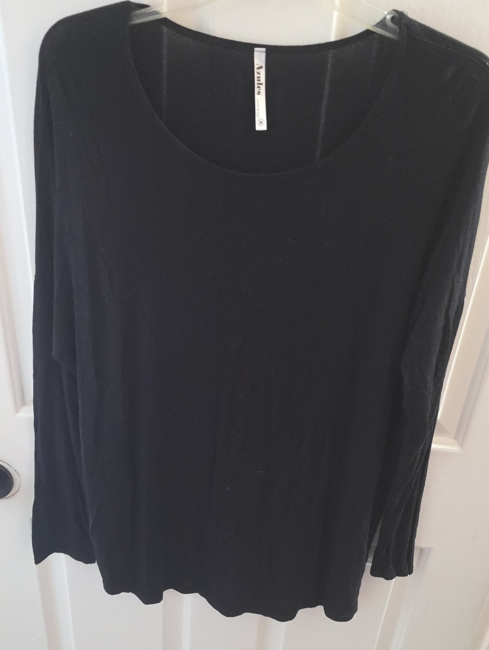 Azules Black Long-Sleeve Scoop Neck Top